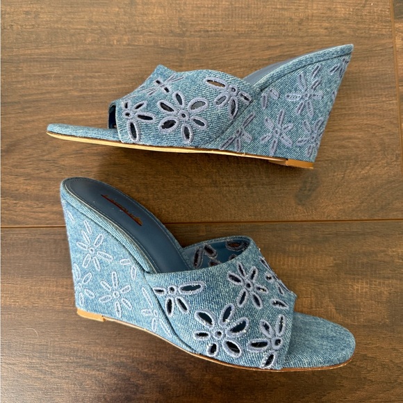 Larroude Jackie Wedge Sandal - Picture 11 of 12